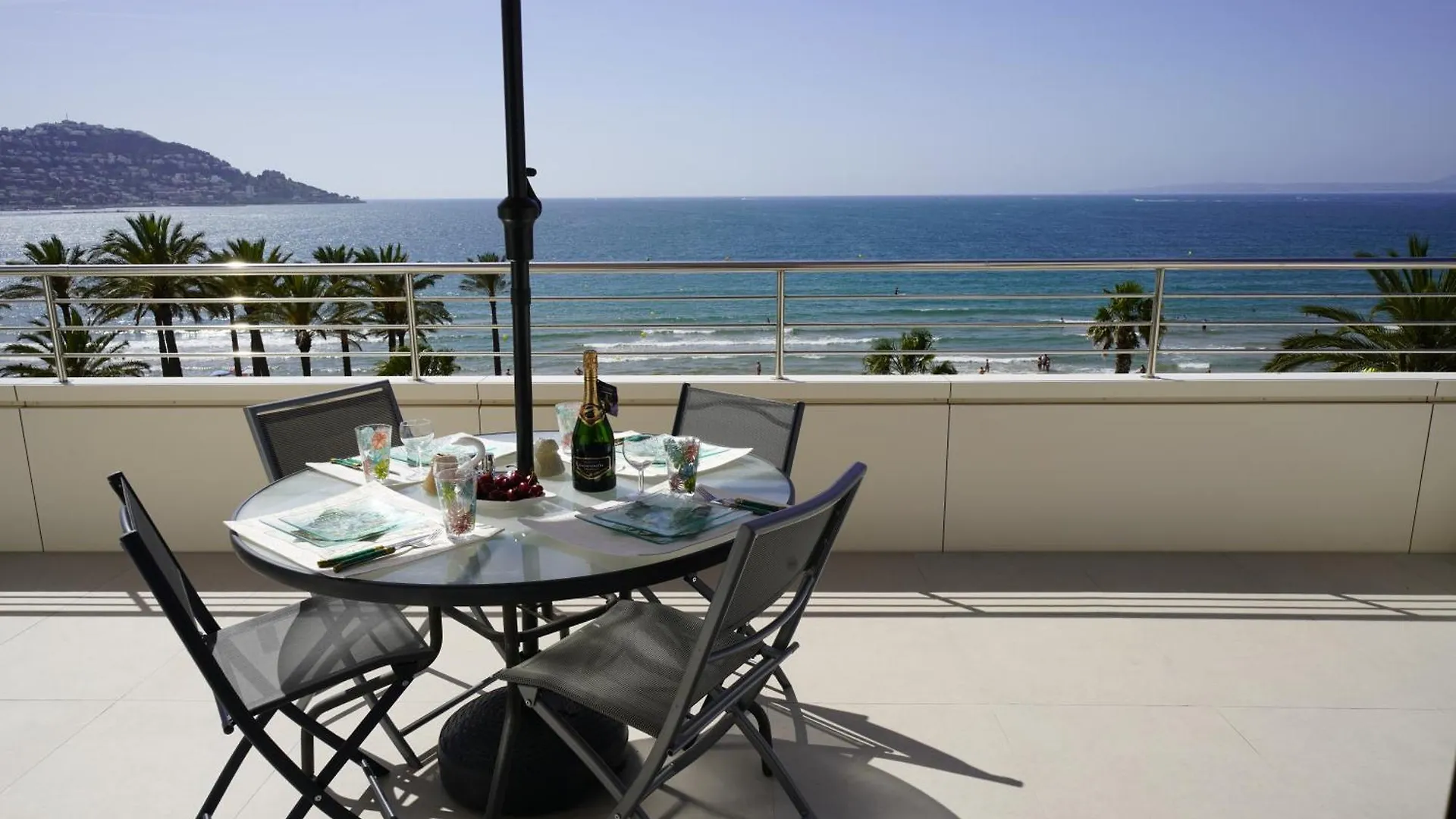 Apartamento Frente Al Mar Con Una Amplia Terraza Y Vistas A La Bahia Apartment Roses