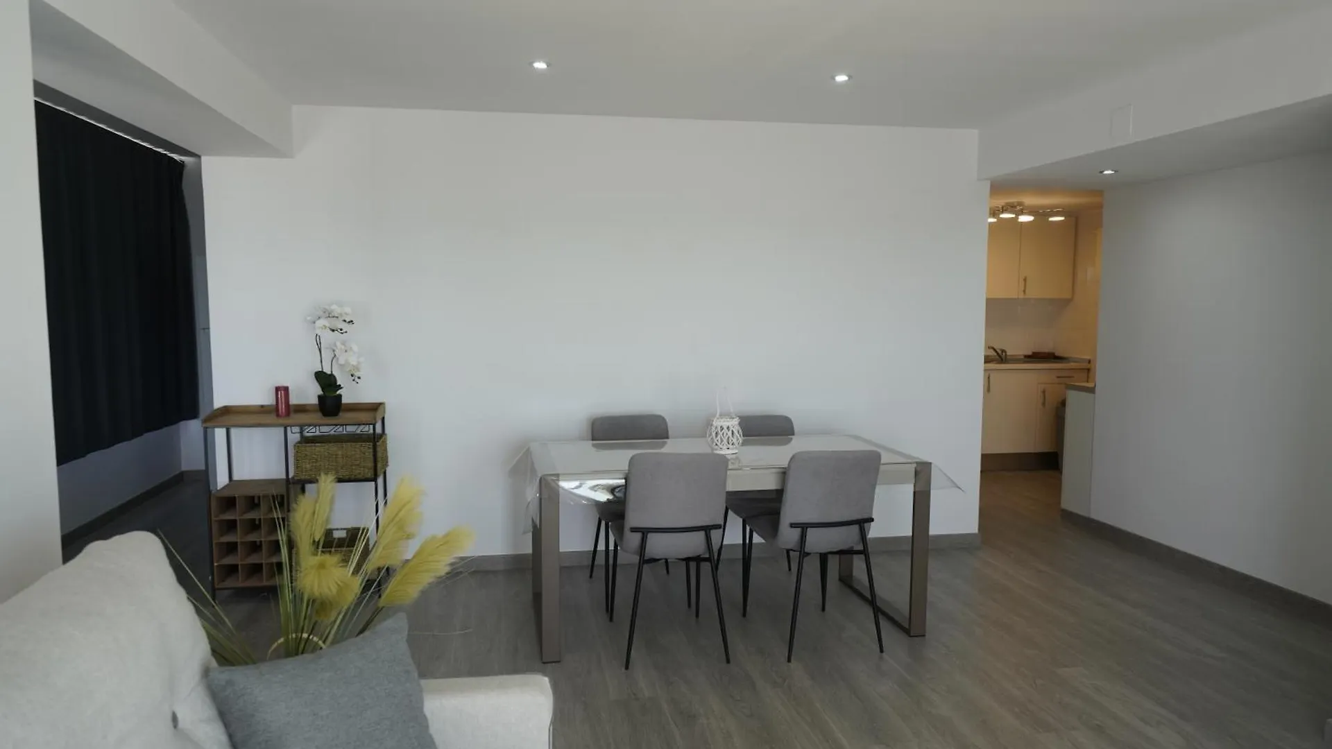 Apartamento Frente Al Mar Con Una Amplia Terraza Y Vistas A La Bahia Apartment Roses Spain