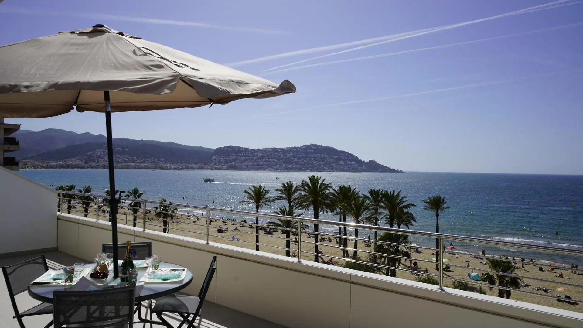 Apartamento Frente Al Mar Con Una Amplia Terraza Y Vistas A La Bahia Apartment Roses 0*,